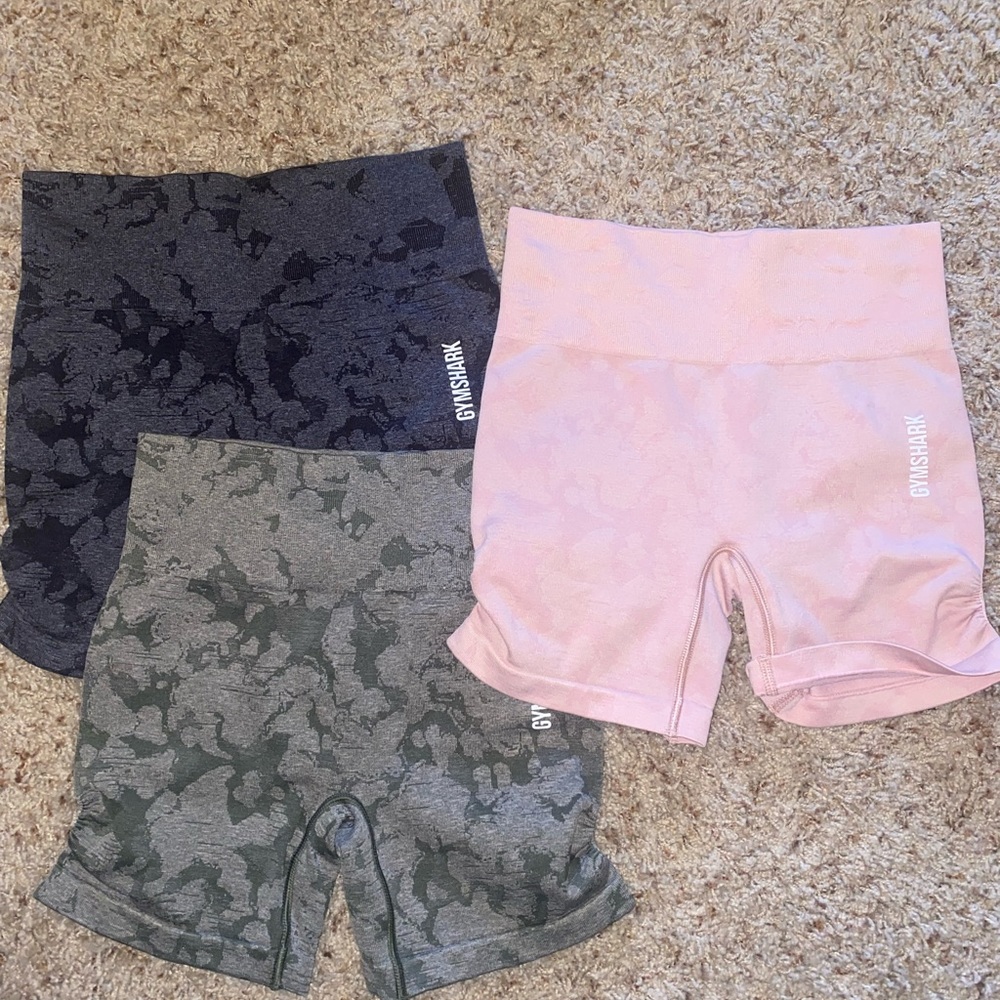 GYMSHARK SHORTS